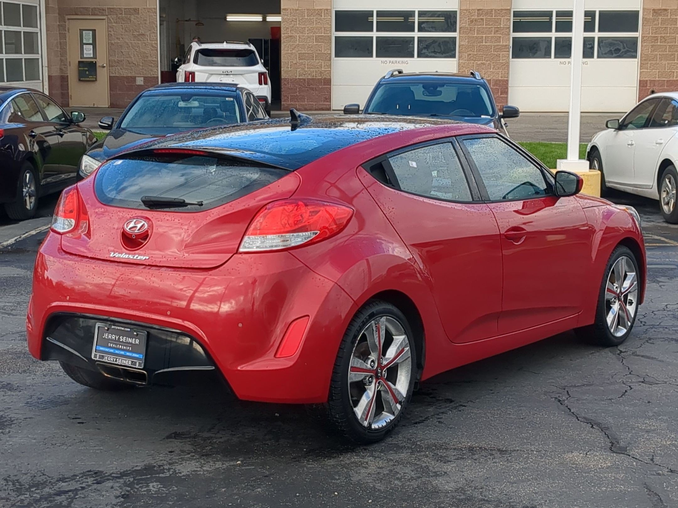 Used 2016 Hyundai Veloster w/ Option Group 03 FWD image 5