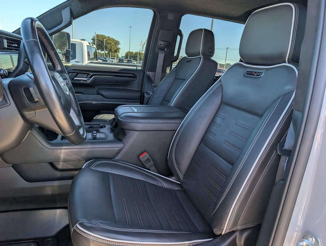 Used 2025 GMC Sierra 2500 AT4X AWD/4WD image 24