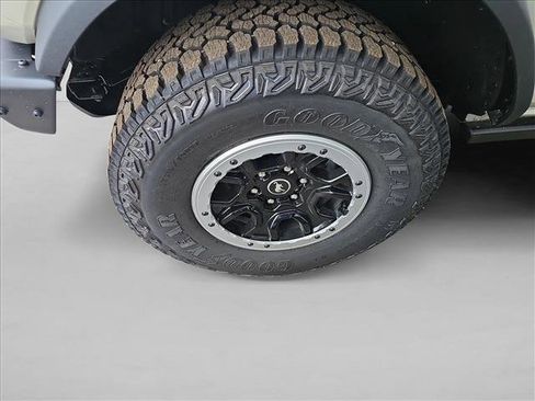 New 2025 Ford Bronco Badlands image 10