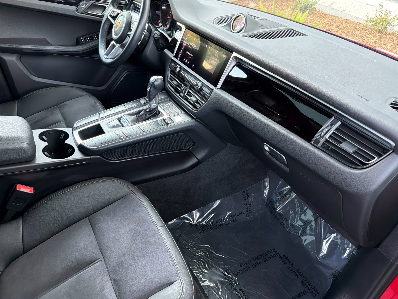 Used 2020 Porsche Macan AWD/4WD image 15