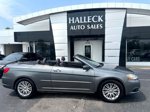 Used 2013 Chrysler 200 Touring image 1