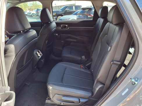 New 2026 Kia Sorento EX w/ EX Premium Package FWD image 4