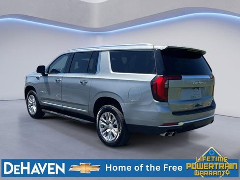 Used 2025 GMC Yukon XL Denali AWD/4WD image 4
