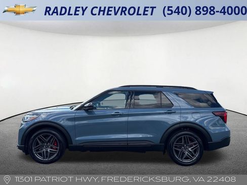 Used 2025 Ford Explorer ST AWD/4WD image 17