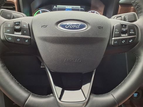 Used 2024 Ford Maverick Lariat FWD image 17