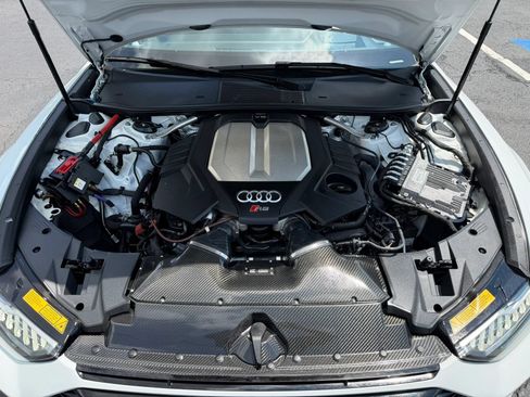 Used 2022 Audi RS 6 AWD/4WD image 32