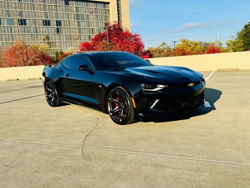 Used 2016 Chevrolet Camaro SS image 3