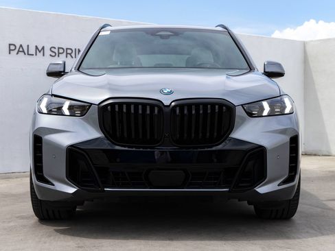 Used 2024 BMW X5 xDrive50e w/ Executive Package AWD/4WD image 4
