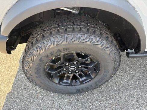 New 2026 Ford Bronco Badlands AWD/4WD image 9