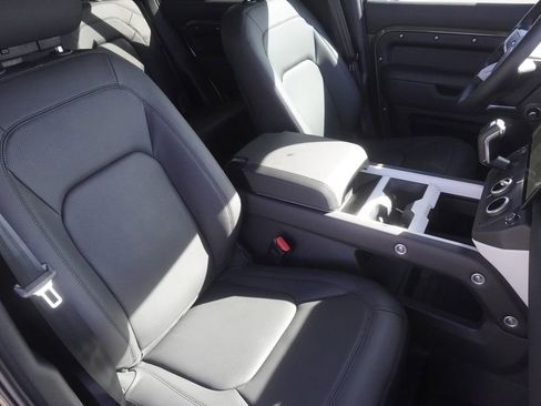 New 2026 Land Rover Defender 110 X-Dynamic SE image 24