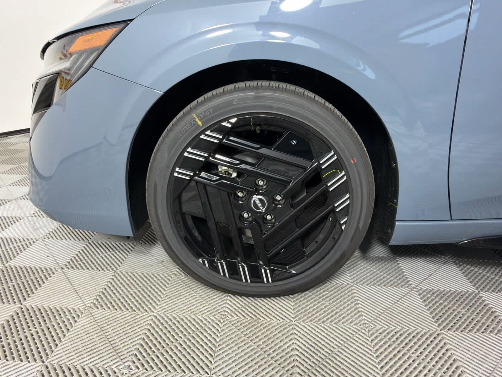 New 2027 Nissan Sentra SR w/ Floor Mat Package FWD image 10