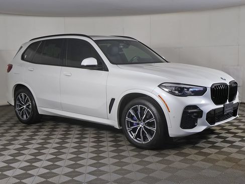 Used 2022 BMW X5 xDrive40i AWD/4WD image 2