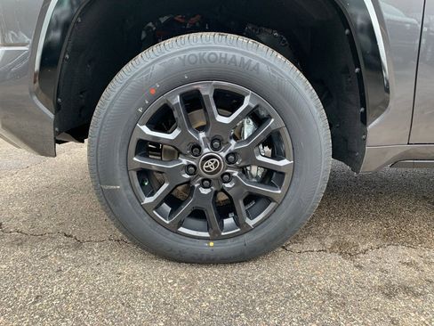 New 2026 Toyota Tundra Platinum image 32