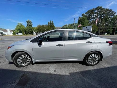 Used 2020 Nissan Versa S FWD image 5