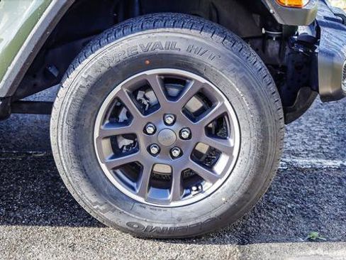 Certified 2022 Jeep Gladiator Overland w/ Trailer Tow Package image 11