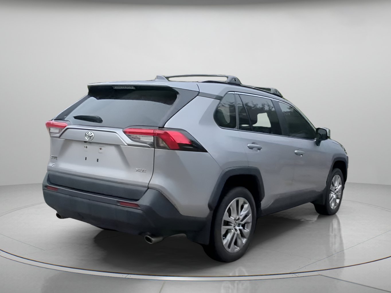 Used 2025 Toyota RAV4 XLE Premium w/ Weather Package FWD image 27