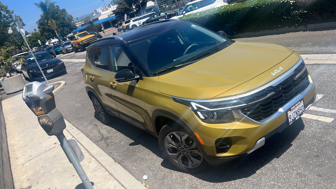 Used 2024 Kia Seltos S AWD/4WD image 2