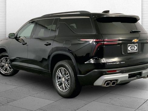 Used 2024 Chevrolet Traverse LT AWD/4WD image 11