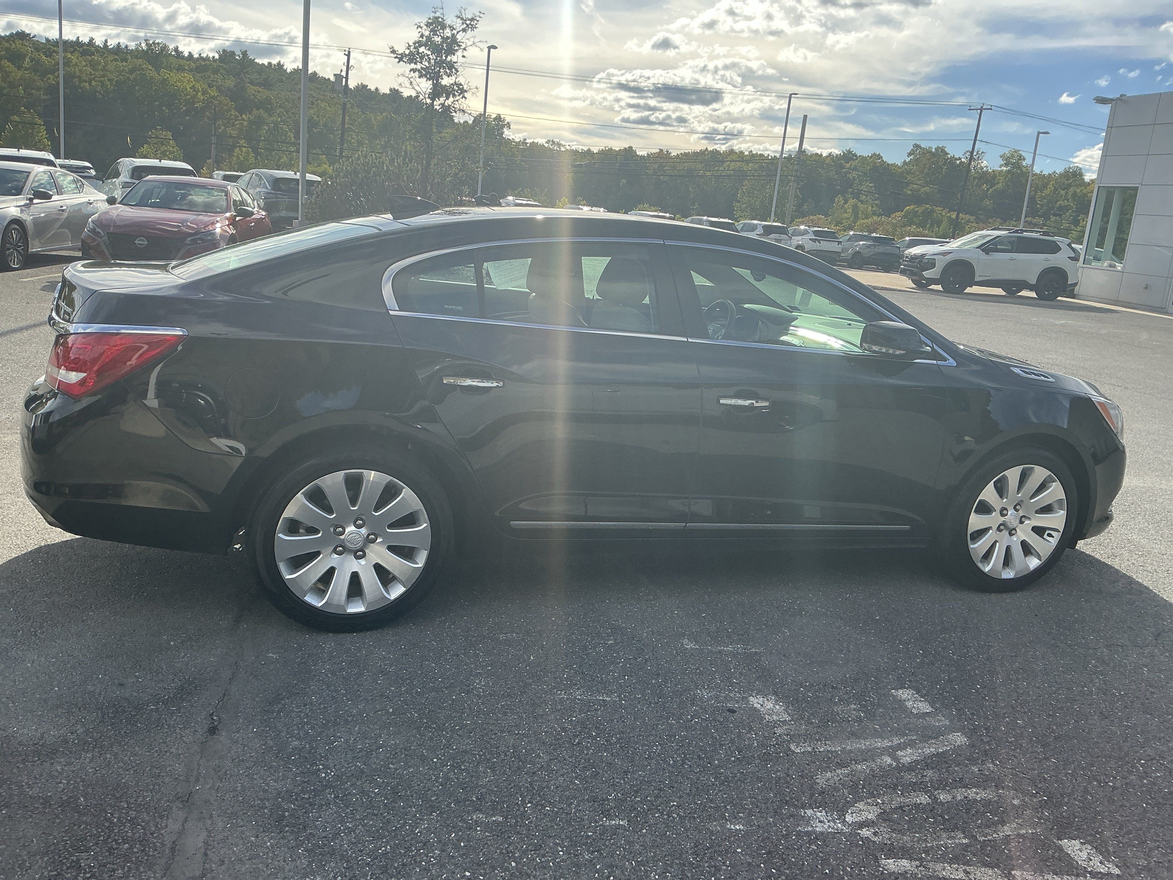Used 2016 Buick LaCrosse Premium AWD/4WD image 2