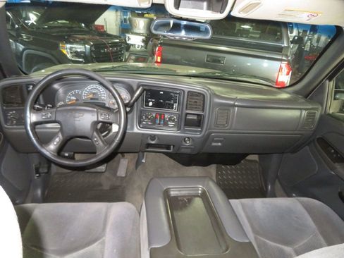 Used 2004 Chevrolet Silverado 2500 LS w/ Skid Plate Package image 40