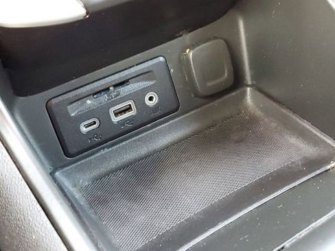 Used 2023 GMC Terrain SLT image 20