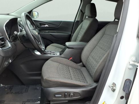 Used 2024 Chevrolet Equinox LT FWD image 23