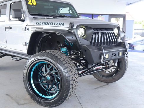 Used 2020 Jeep Gladiator Sport w/ Quick Order Package 24S AWD/4WD image 2