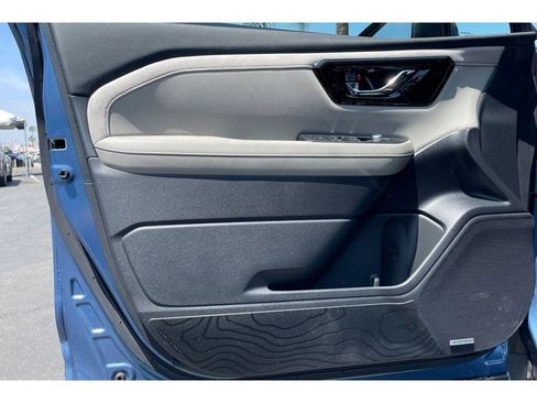 Used 2025 Subaru Forester Limited image 11