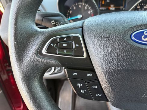 Used 2017 Ford Escape SE image 24