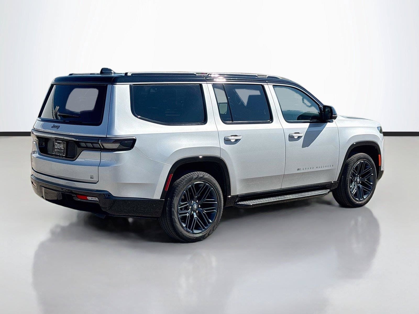 Used 2026 Jeep Grand Wagoneer 4WD image 13