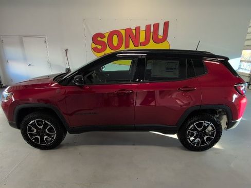 New 2026 Jeep Compass Trailhawk w/ Trailer Tow Group image 2