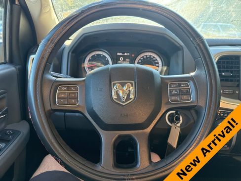 Used 2019 RAM 1500 Classic SLT image 15