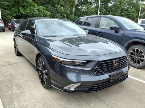 Used 2023 Honda Accord Touring image 1