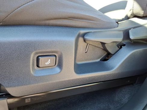 Used 2025 Toyota Tacoma SR5 RWD image 4