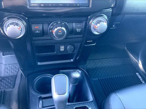 Used 2019 Toyota 4Runner TRD Off-Road Premium AWD/4WD image 35