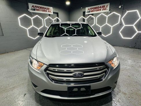 Used 2017 Ford Taurus SE FWD image 8