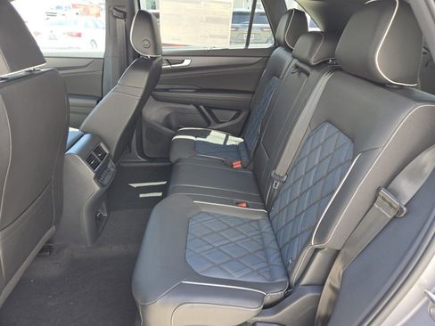 New 2024 Volkswagen Atlas Cross Sport SEL Premium R-Line AWD/4WD image 18