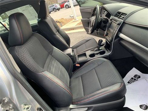 Used 2015 Toyota Camry XSE image 14