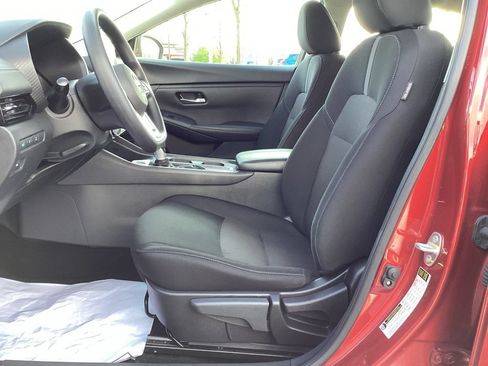Used 2024 Nissan Sentra SV FWD image 10