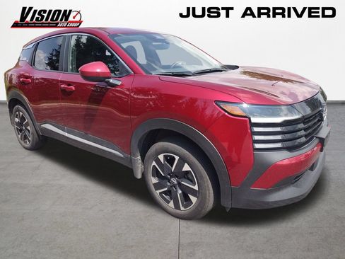 Used 2025 Nissan Kicks SV AWD/4WD image 7