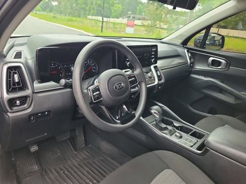 Used 2021 Kia Sorento LX AWD/4WD image 13