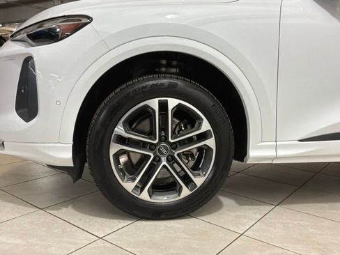 Certified 2025 Audi Q5 Premium w/ Convenience Package image 15