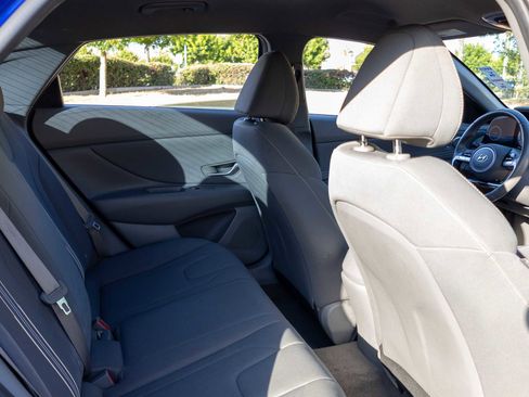 Used 2023 Hyundai Elantra SEL w/ Convenience Package image 20