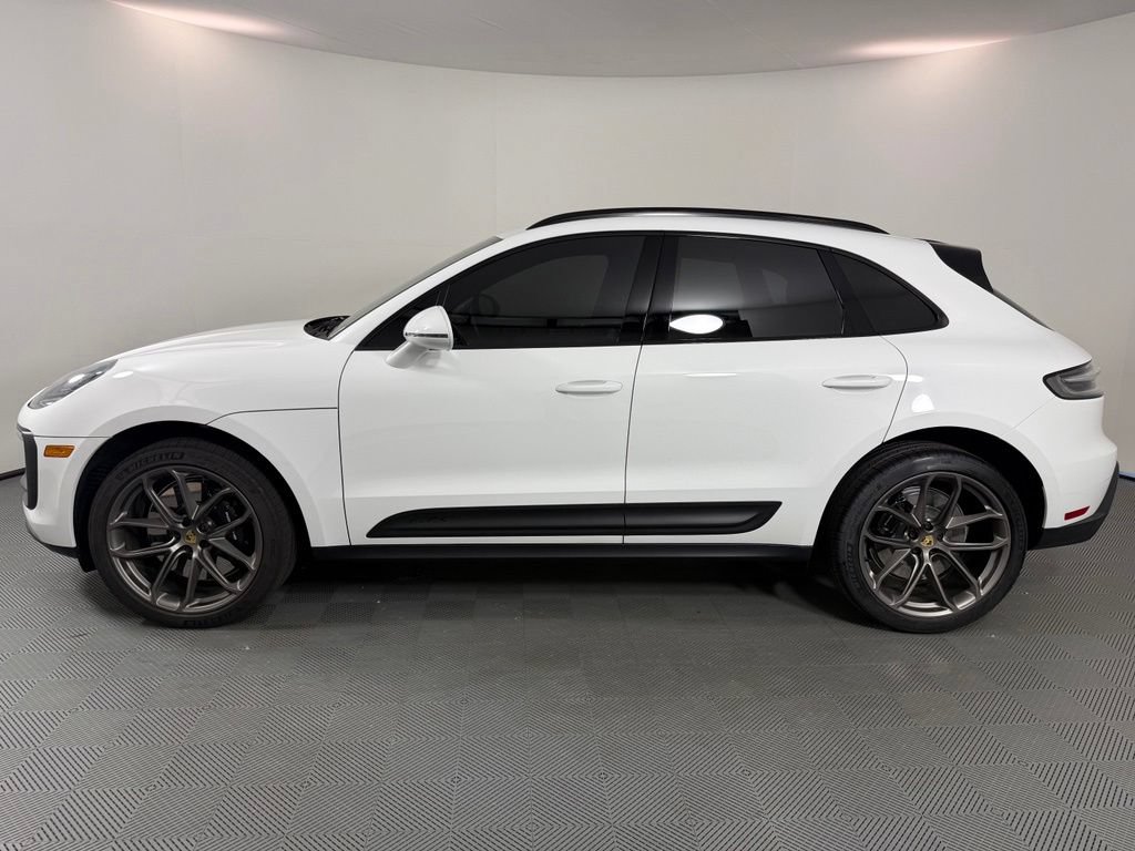 Certified 2025 Porsche Macan GTS AWD/4WD image 2