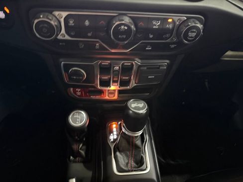 Used 2023 Jeep Wrangler Unlimited Rubicon w/ Cold Weather Group AWD/4WD image 20