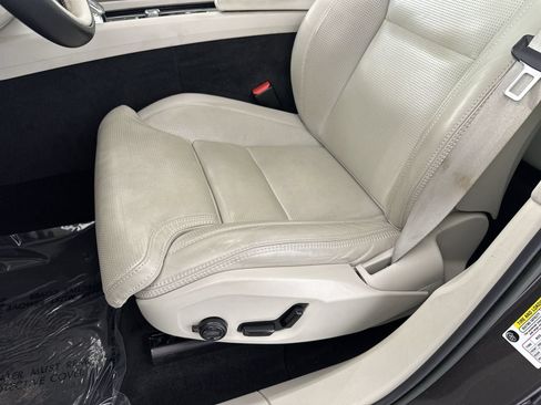 Used 2023 Volvo XC60 B5 Ultimate w/ Protection Package Premier FWD image 12