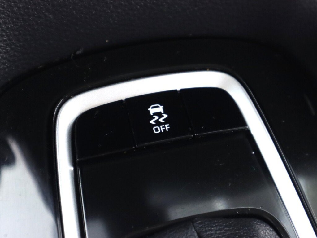 Used 2025 Toyota Corolla LE FWD image 19