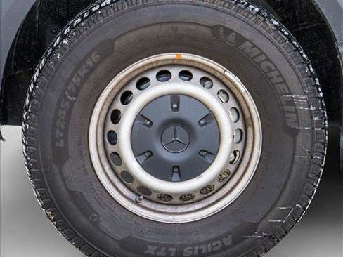 Used 2025 Mercedes-Benz Sprinter 2500 image 9