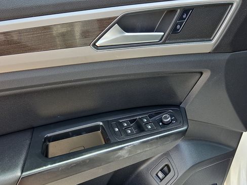 Used 2019 Volkswagen Atlas SE FWD image 15