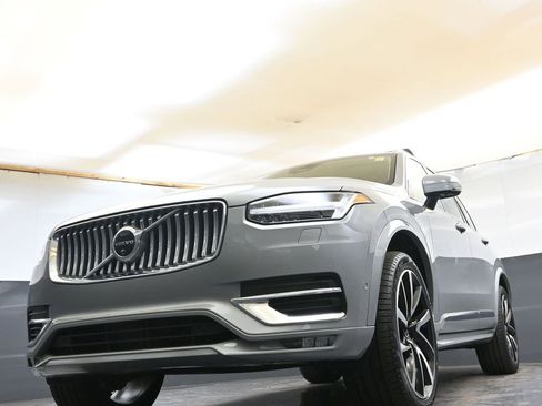 Certified 2024 Volvo XC90 B5 Plus w/ Protection Package Premier image 29